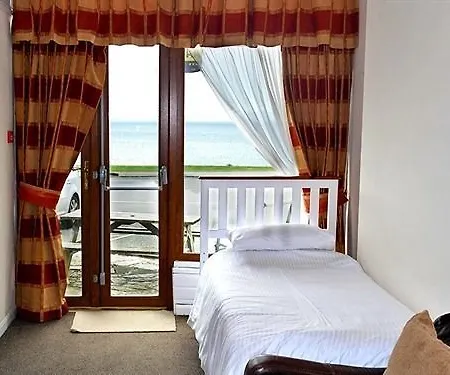 Sawyers 3* Looe